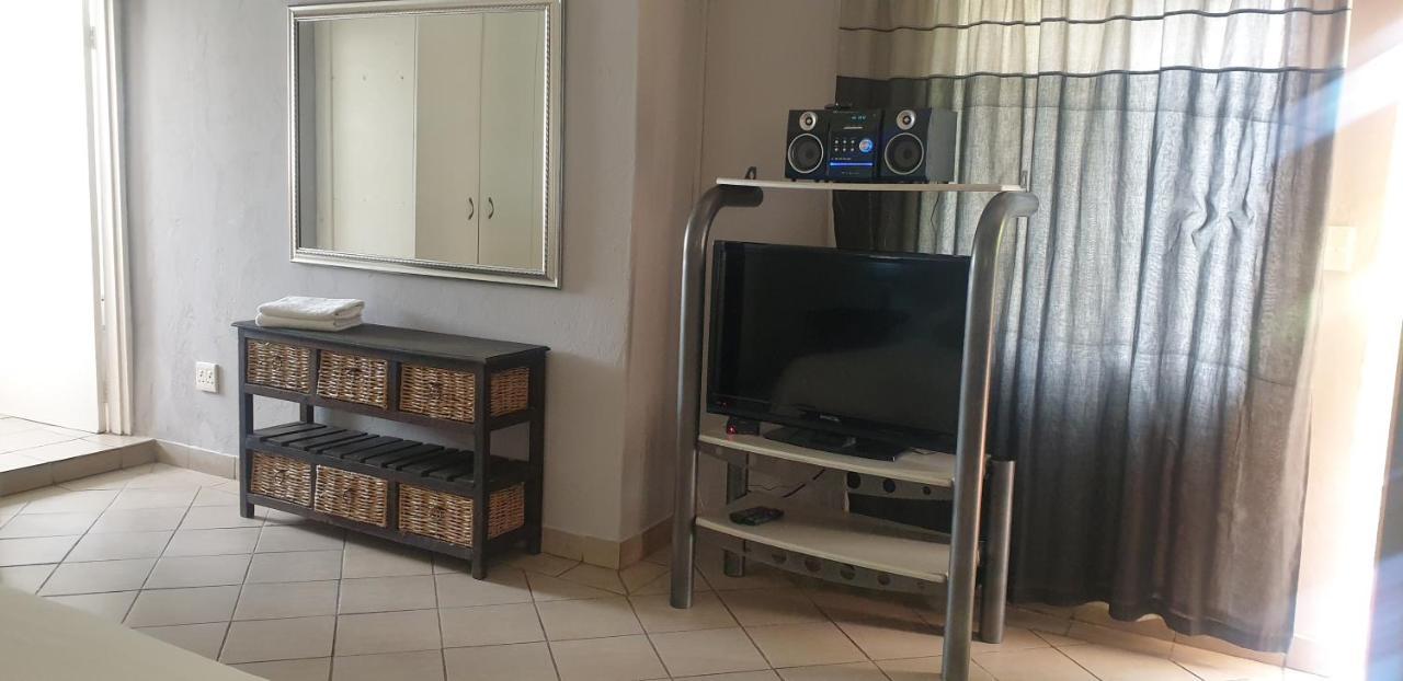 באנוני Anna Boeremeisie Guesthouse מראה חיצוני תמונה