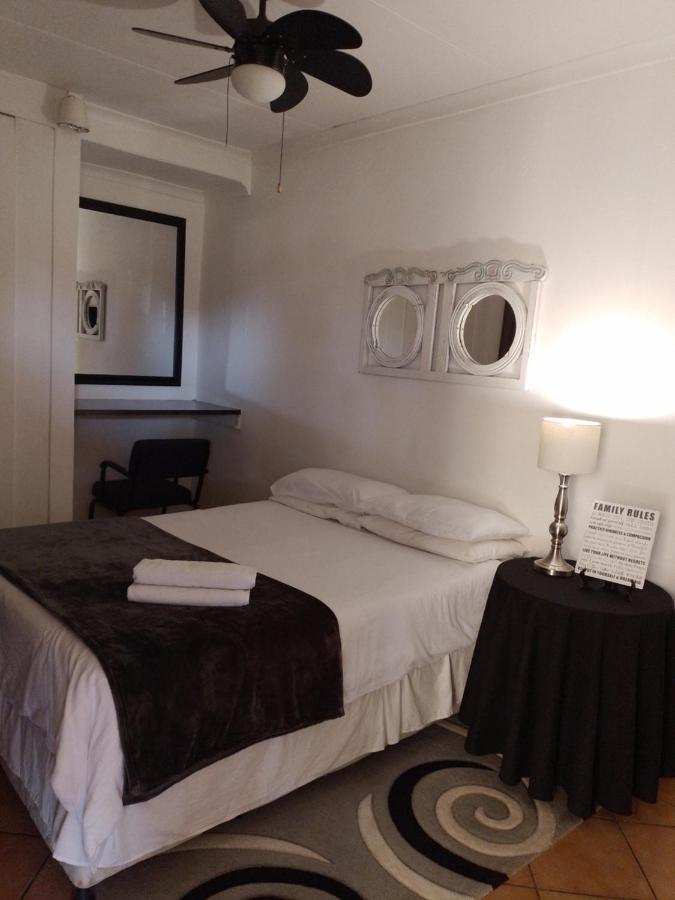 באנוני Anna Boeremeisie Guesthouse מראה חיצוני תמונה
