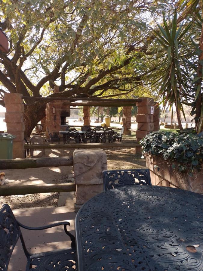 באנוני Anna Boeremeisie Guesthouse מראה חיצוני תמונה