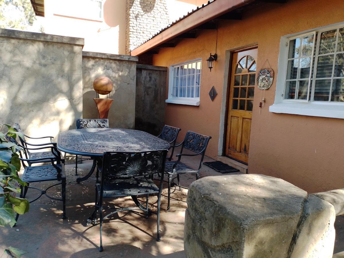 באנוני Anna Boeremeisie Guesthouse מראה חיצוני תמונה