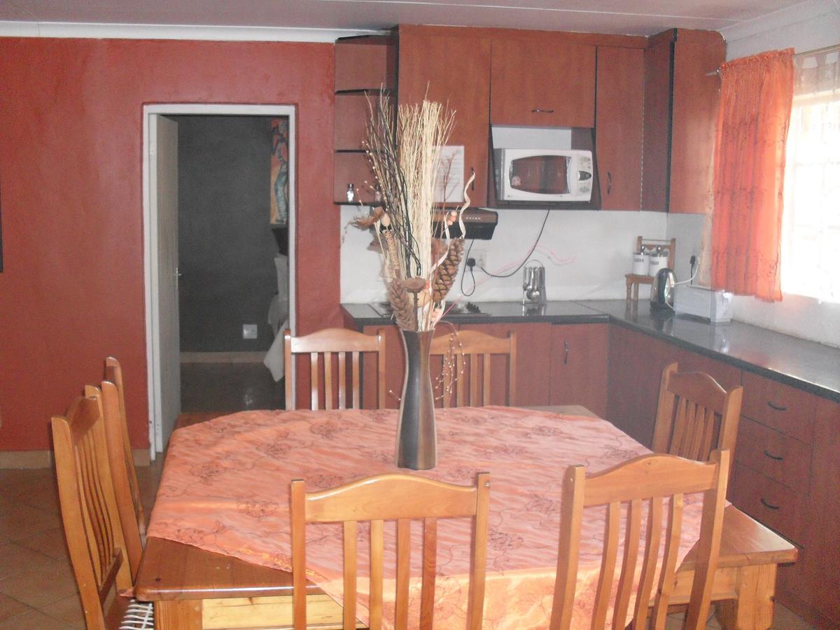 באנוני Anna Boeremeisie Guesthouse מראה חיצוני תמונה